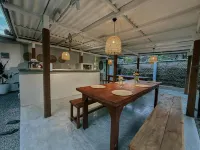 Kickin' Surf Lodge - Hostels