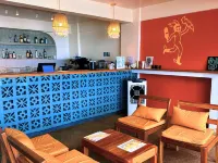 Outpost Beach Hostel - Adults Only