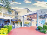 Cairns Queenslander Hotel & Apartments Hotels in Cairns North