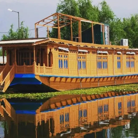 Dilshad Houseboats