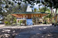 Cemara Beachfront Suite - homestay