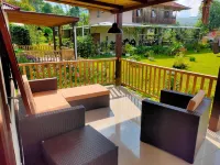 Ilasan Cottage. - parking