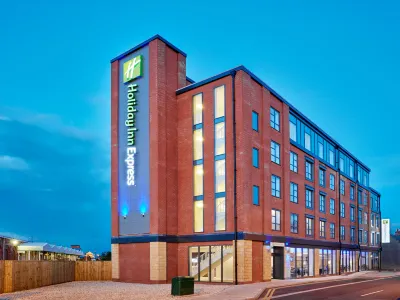 Holiday Inn Express Grimsby Hotels near Waltham Windmill