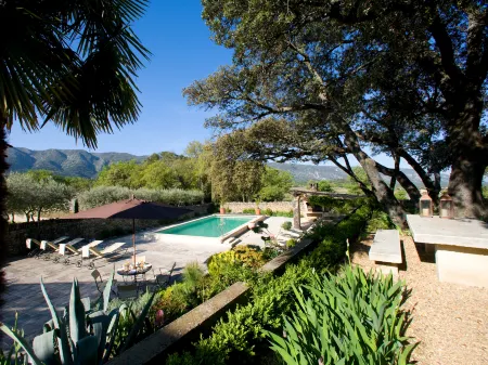 Domaine les Roullets Отели в г. Гульт