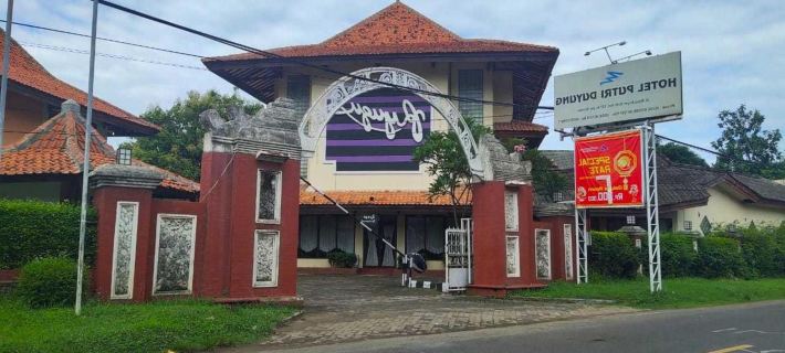 RedDoorz Plus Near Tugu Mercusuar Anyer Ξενοδοχεία στην πόλη Serang Regency