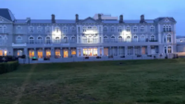 Royal Grosvenor Hotel โรงแรมใน