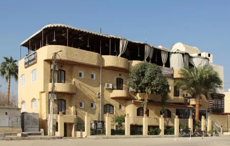 Nile Valley Hotel Отели рядом с достопримечательностью «Колоссы Мемнона»