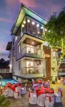 Drizzle Villa with Swimming Pool Near Maapro Garden - Desayuno