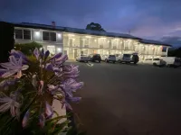 Colonial Lodge Motor Inn - Motels