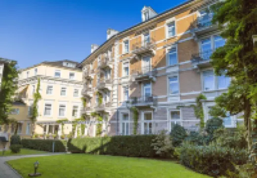 佐姆黑斯徹翰里歐帕克拜德酒店 鄰近巴登-巴登車站的酒店