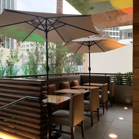Sirtaj – Beverly Hills