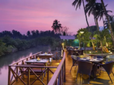 Lazy Lagoon, Baga A Lemon Tree Resort, Goa Hoteles en Baga