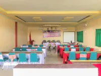 Edotel Smkn 2 Pinrang Mitra RedDoorz Hotels in Watang Sawitto