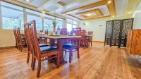 IHotels Yercaud - Breakfast