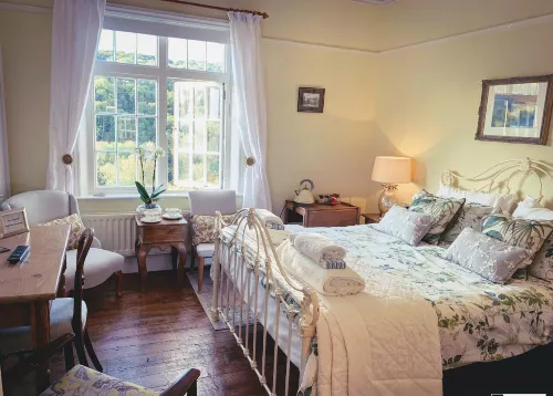 Heritage View Guest House - parking
