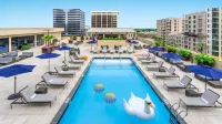 The Jung Hotel and Residences - piscine
