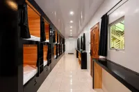 Islanders Siquijor Hostel - بار