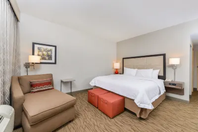 Hampton Inn Gonzales Hotels near Stage