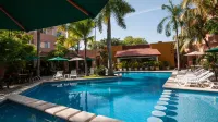 Holiday Inn CD. DEL CARMEN by IHG - Pools