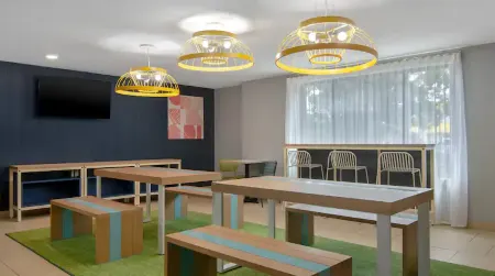 Spark by Hilton Montgomery EastChase Отели рядом с достопримечательностью «Монтгомери Музеум оф Файн Артс»