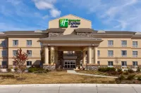 Holiday Inn Express & Suites Newton Hotels near Chisholm Trail Center