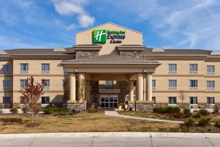 Holiday Inn Express & Suites Newton Отели в г. Ньютон