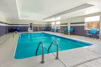 La Quinta Inn & Suites by Wyndham Kingman - プール