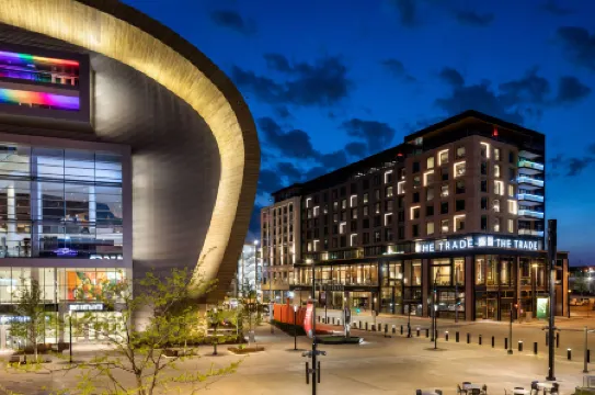 The Trade, Autograph Collection