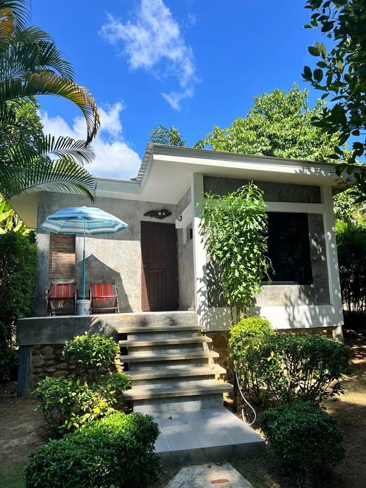 รูปภาพของซันไชน์ ออน เดอะ ร็อค