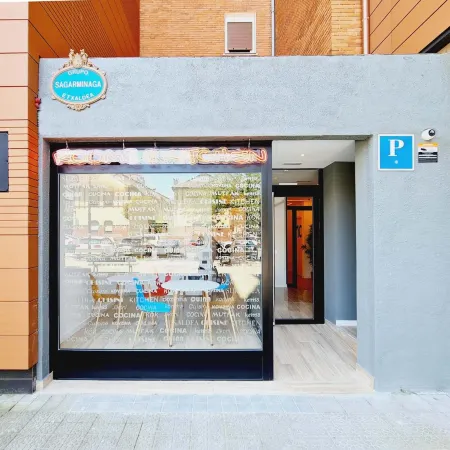 Bilbao Rooms & Kitchen Santutxu