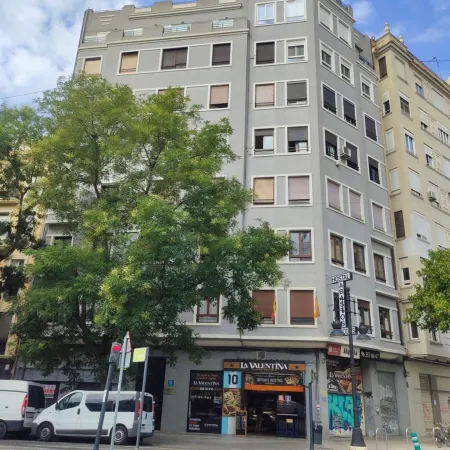 Hostal Abastos Отели рядом с достопримечательностью «Центральный рынок Валенсии»