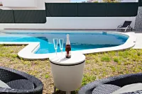 Hotel Monaco - Beach