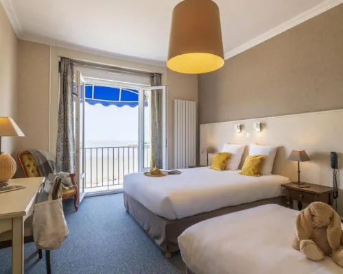 Cerise Royan - le Grand Hôtel de la Plage Hotels in Royan