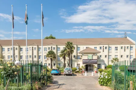 Road Lodge Isando Отели в г. Джермистон