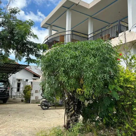 Four-G Homestay & Komodo Tour