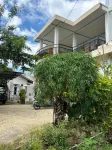 Four-G Homestay & Komodo Tour - Parkplatz