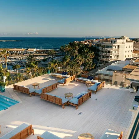 Hotel Honucai Отели рядом с достопримечательностью «Пляж Эс-Тренк»