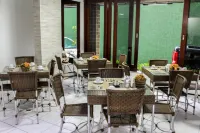 Abrolhos Praia Hotel - Bãi đậu xe
