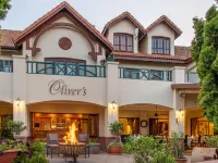 Oliver's Hotels in White River