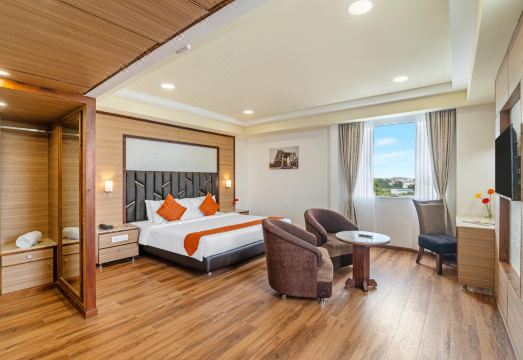 2. V 그랜드 호텔..