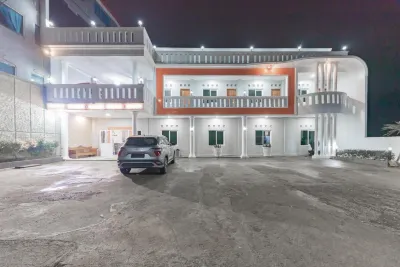 RedDoorz @ Hotel Arwana Tugu Puncak Các khách sạn ở Cisarua