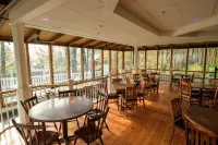 The Stowe Village Inn - Inns