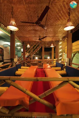 Tropical Wave Hostel Morjim