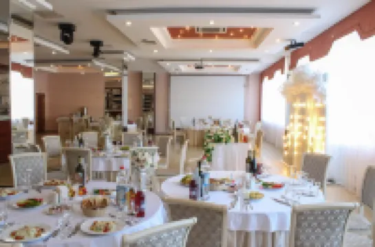 AMAX Park Hotel, Entertainment center "OUT-HALL", Restaurant "Evening Voronezh"