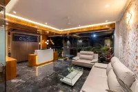 Hotel Opulence Отели в г. Waluj Bk.