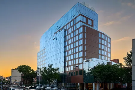 The Westin Flushing LaGuardia Airport Отели рядом с достопримечательностью «Free Synagogue of Flushing»