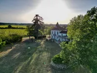 Chateau la Loge - Homestays