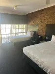 Travellers Rest Motor Inn Swan Hill - parking