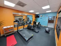 Days Inn & Suites by Wyndham San Antonio Near Frost Bank Ctr - Gym