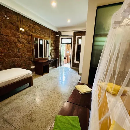 City Hub Hotel